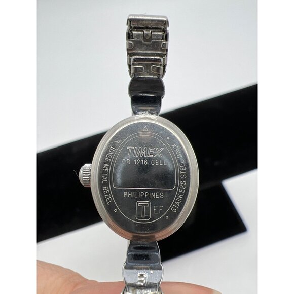 Vintage Timex Quartz Ladies Watch Silver Stainless Steel Bracelet Oval Face - Picture 4 of 5